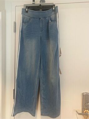 💕NWOT💕 Halara Large Regular Jeans